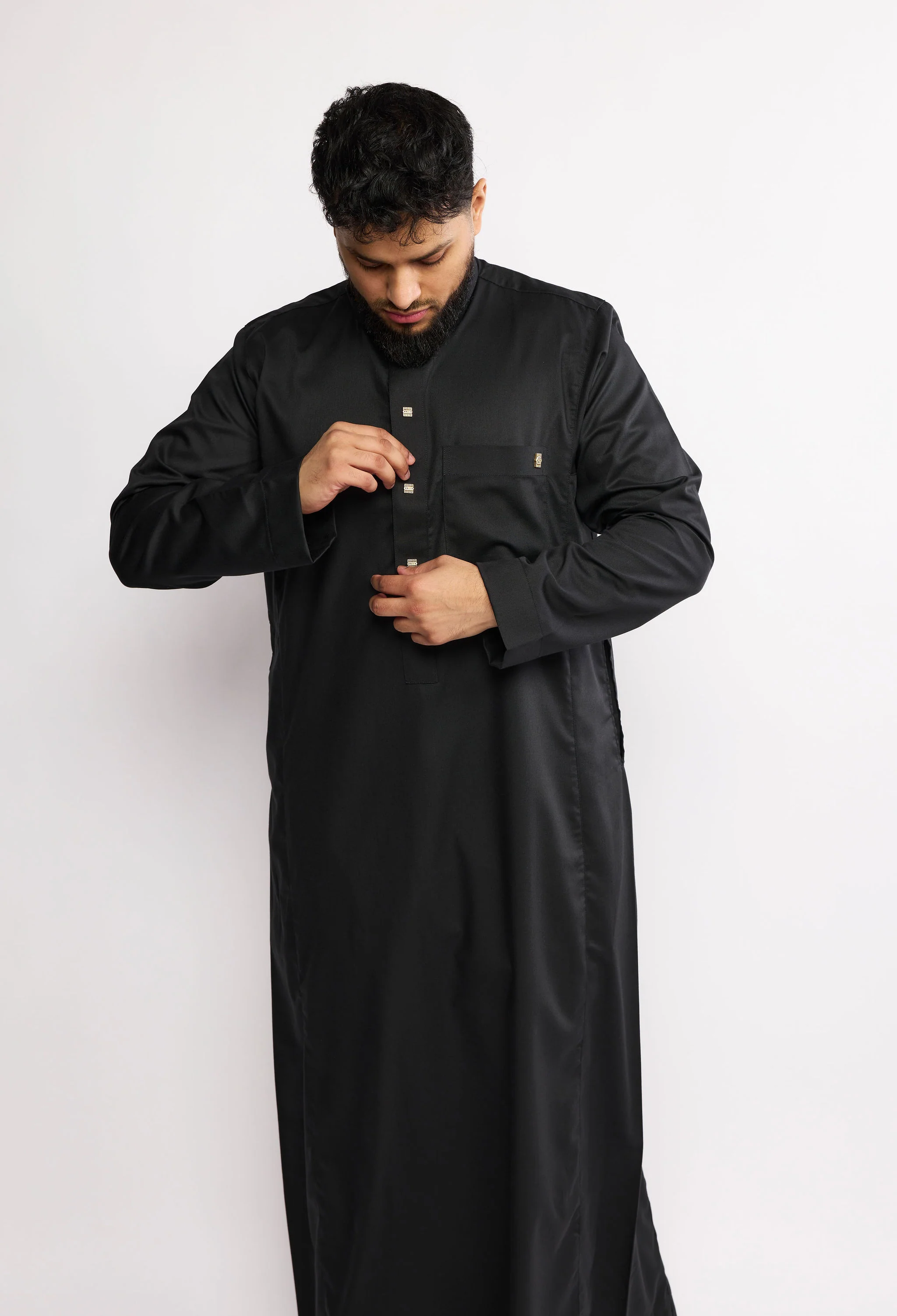 Black Basic Collar Stud Thobe - Image 5