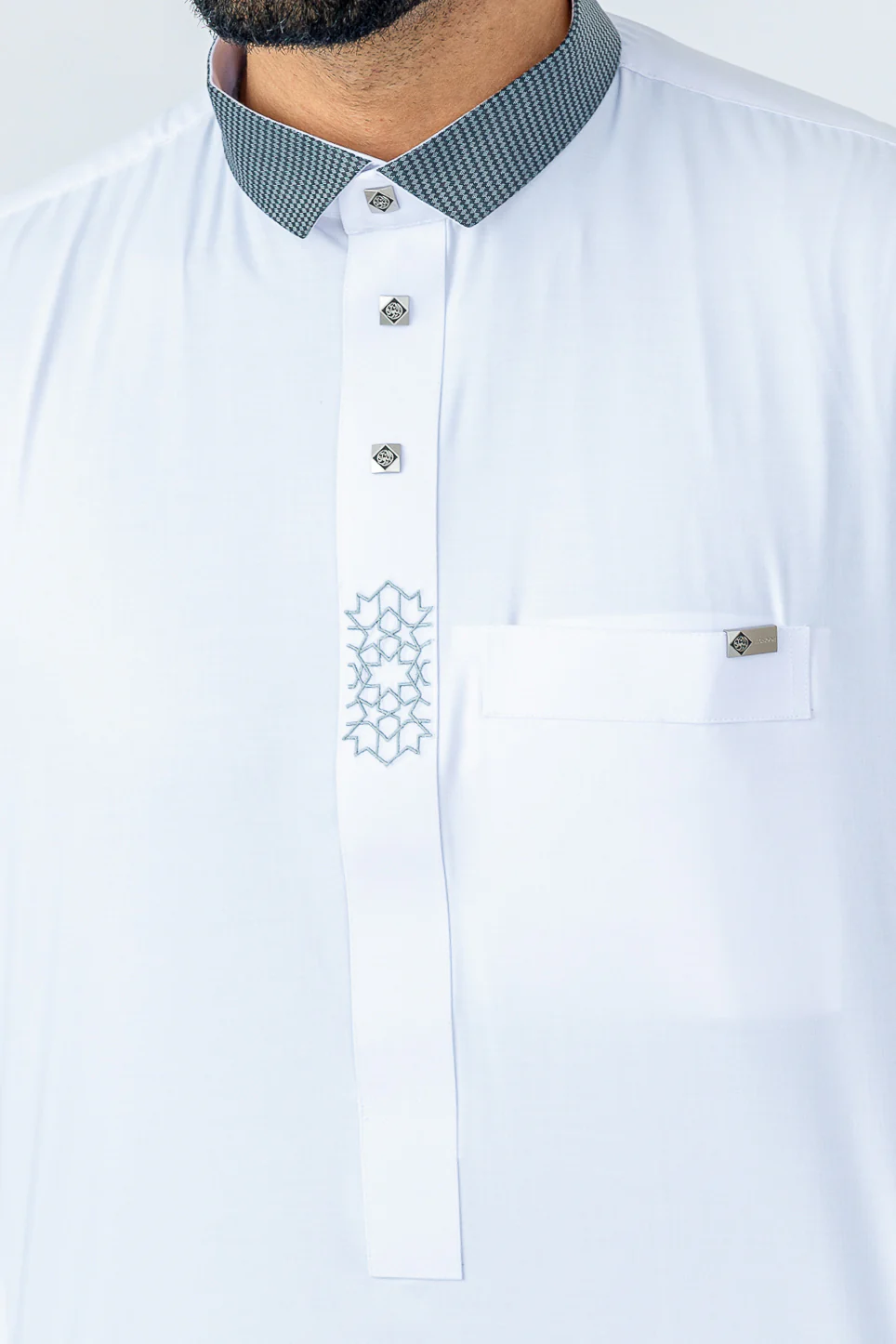 D526 White Embroidery Thobe - Image 5
