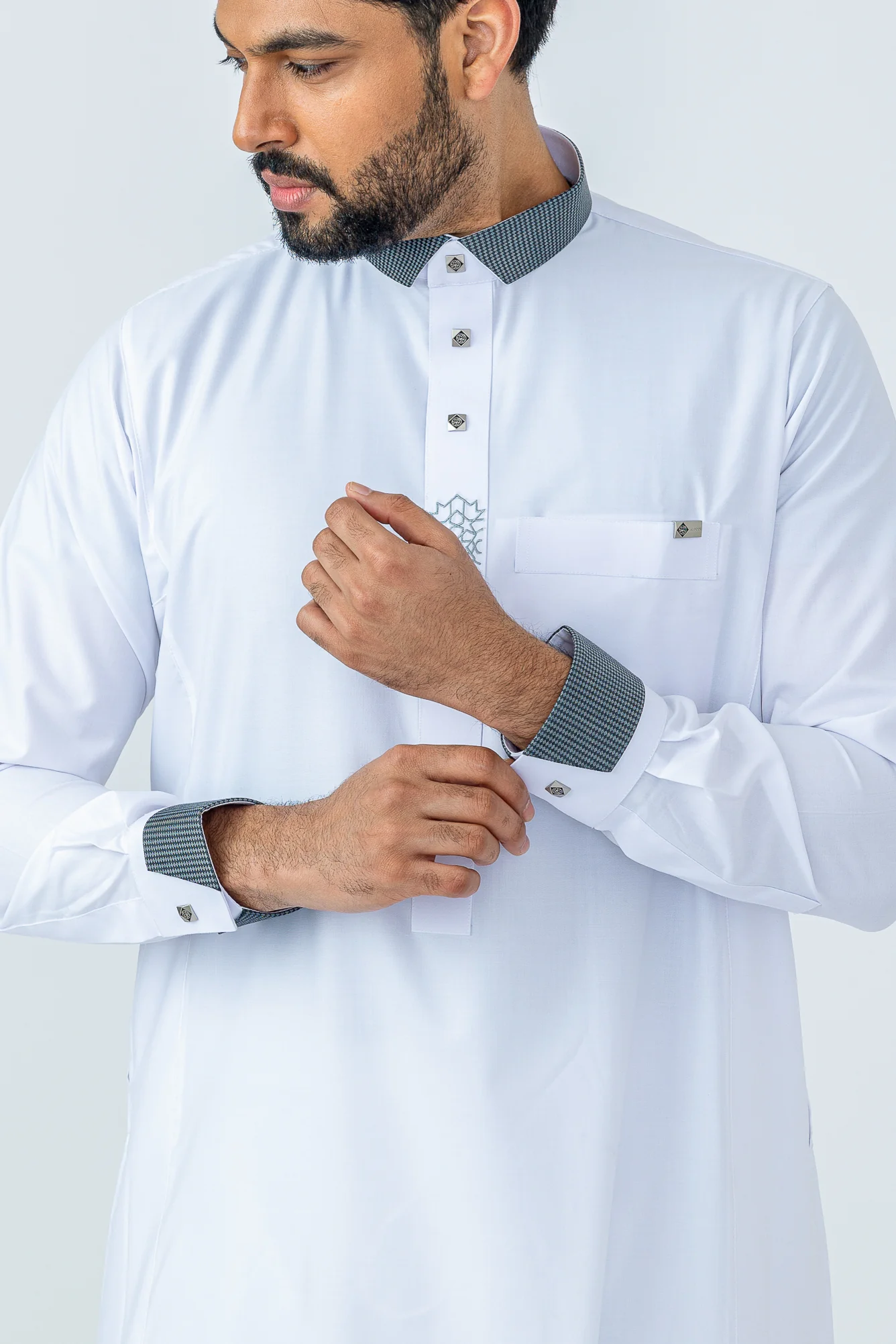 D526 White Embroidery Thobe - Image 6