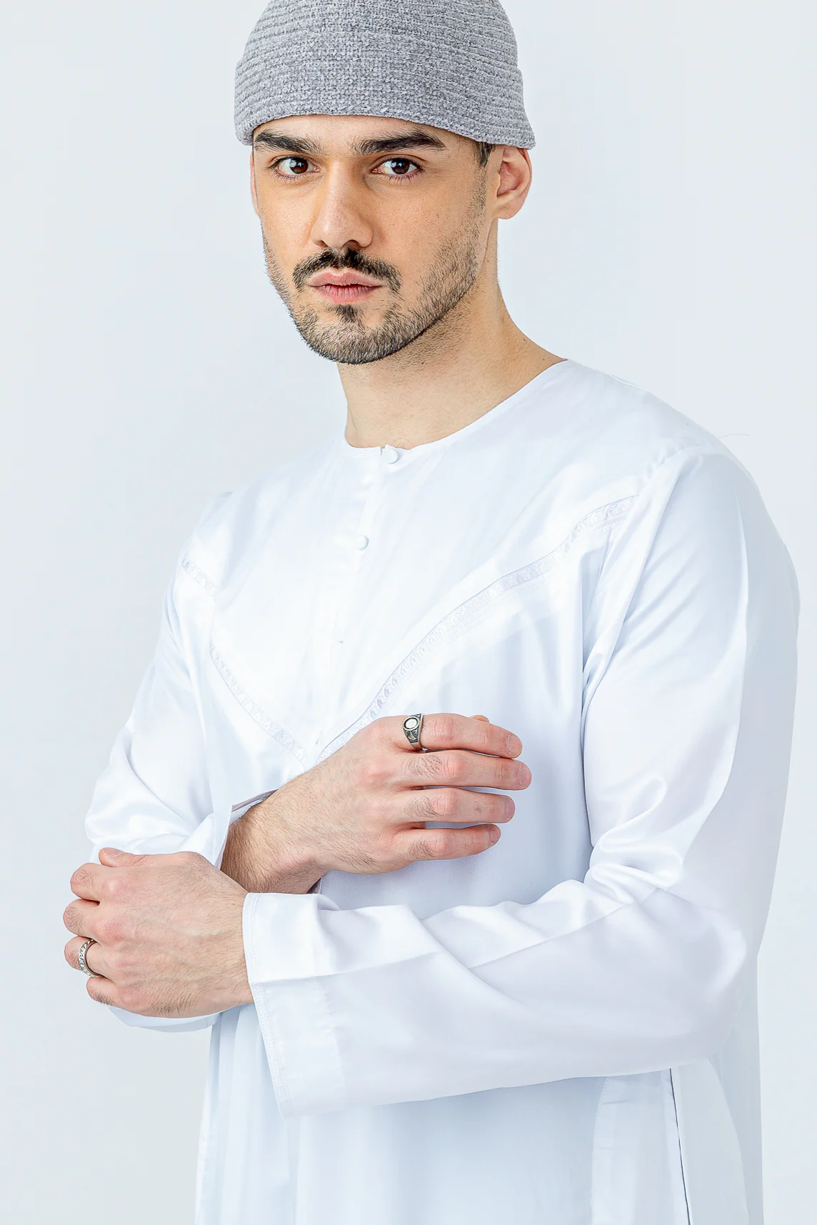 Iced White Omani Jubbah - Image 4