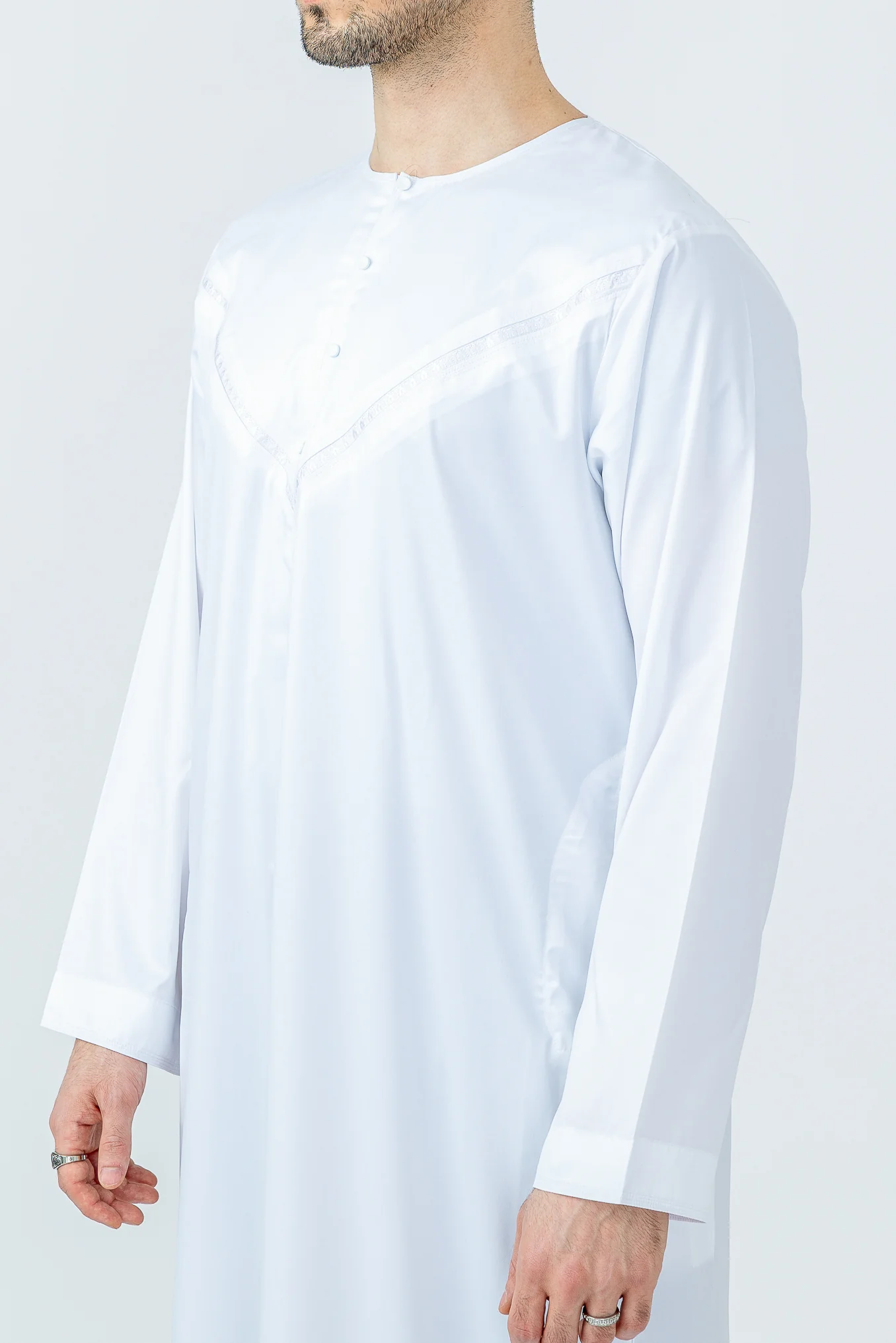 Iced White Omani Jubbah - Image 5