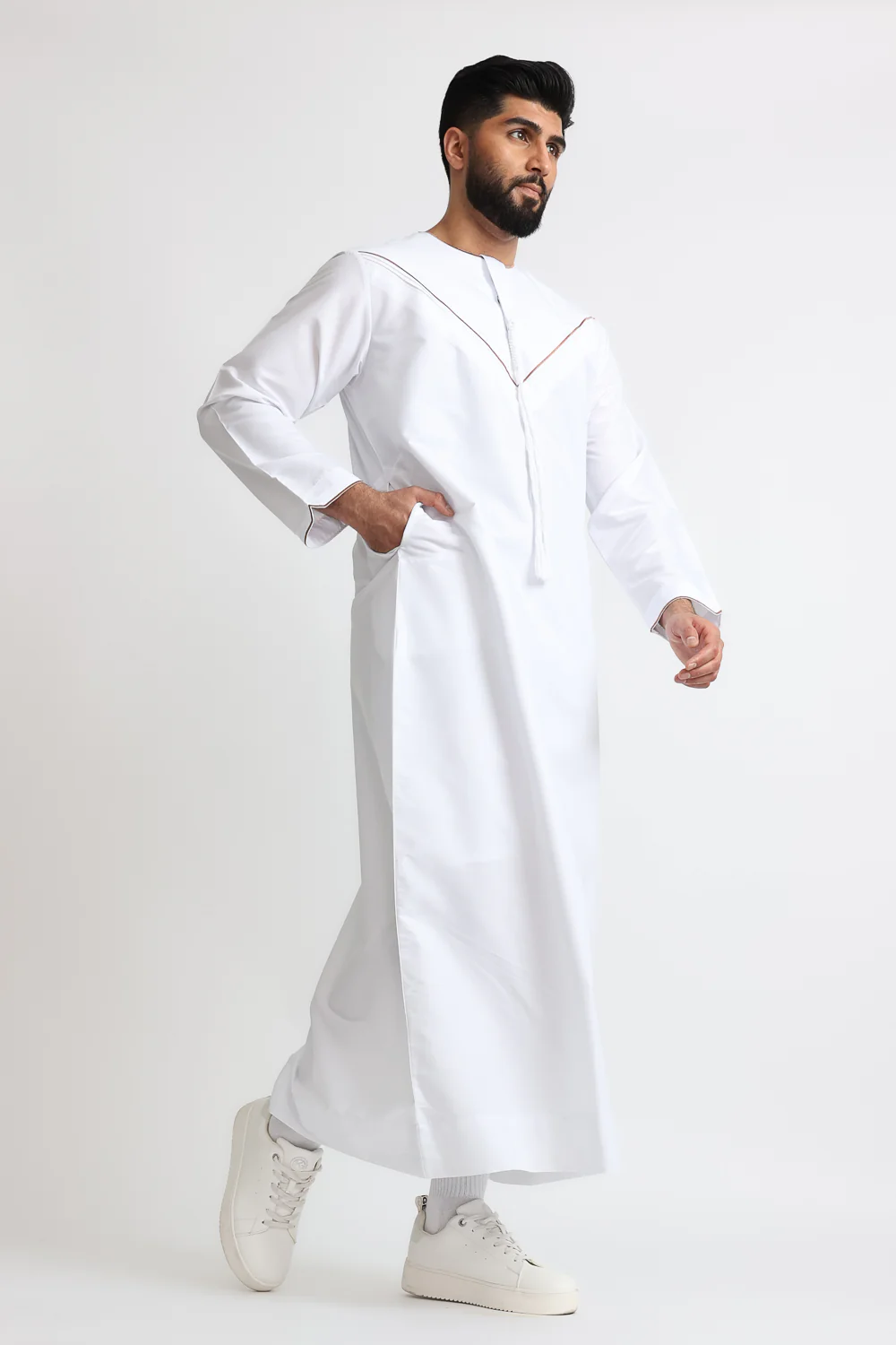 J101 White/Bronze Pleated Emirati Thobe - Image 3