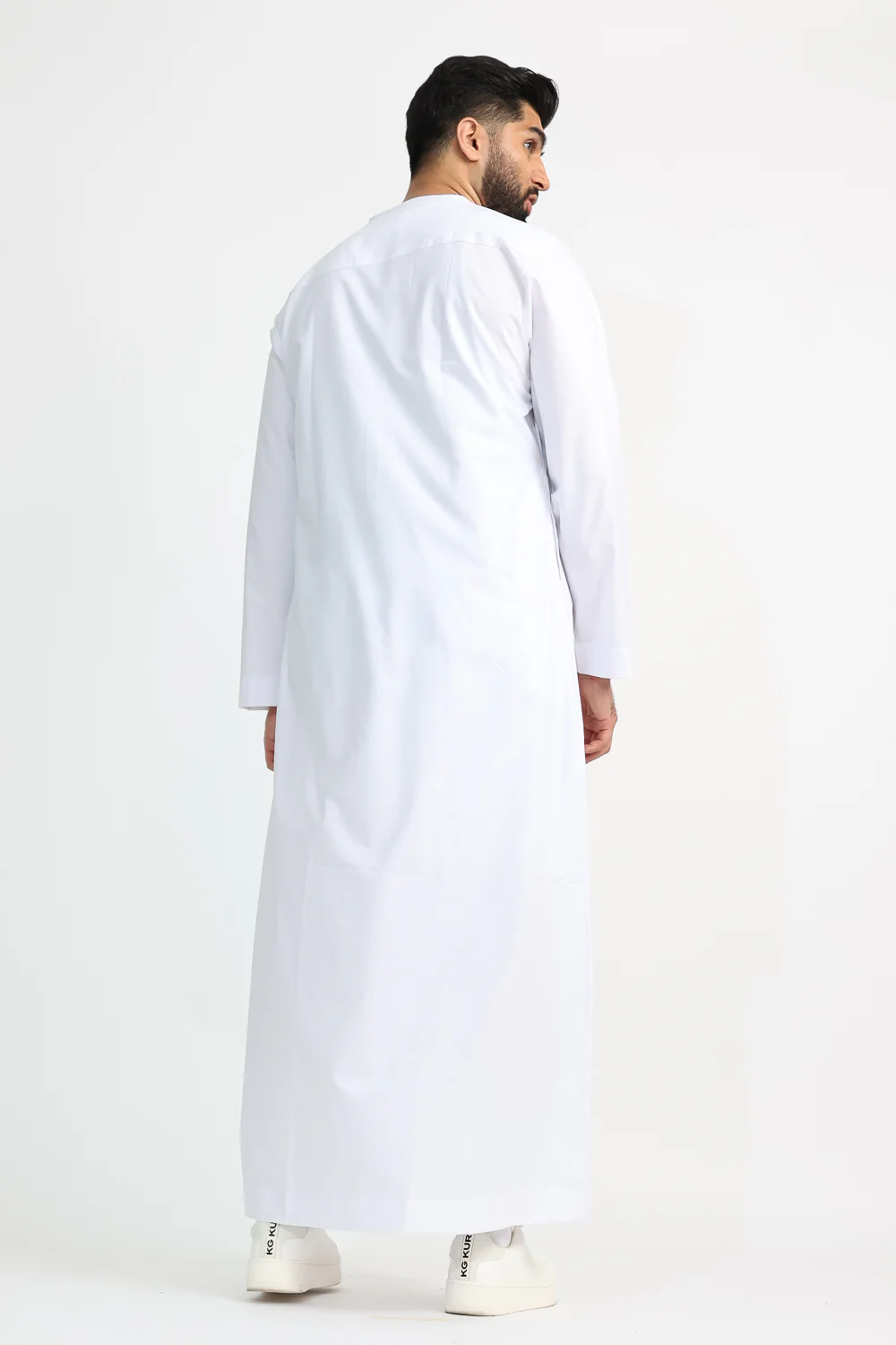 J106 White Omani - Image 3