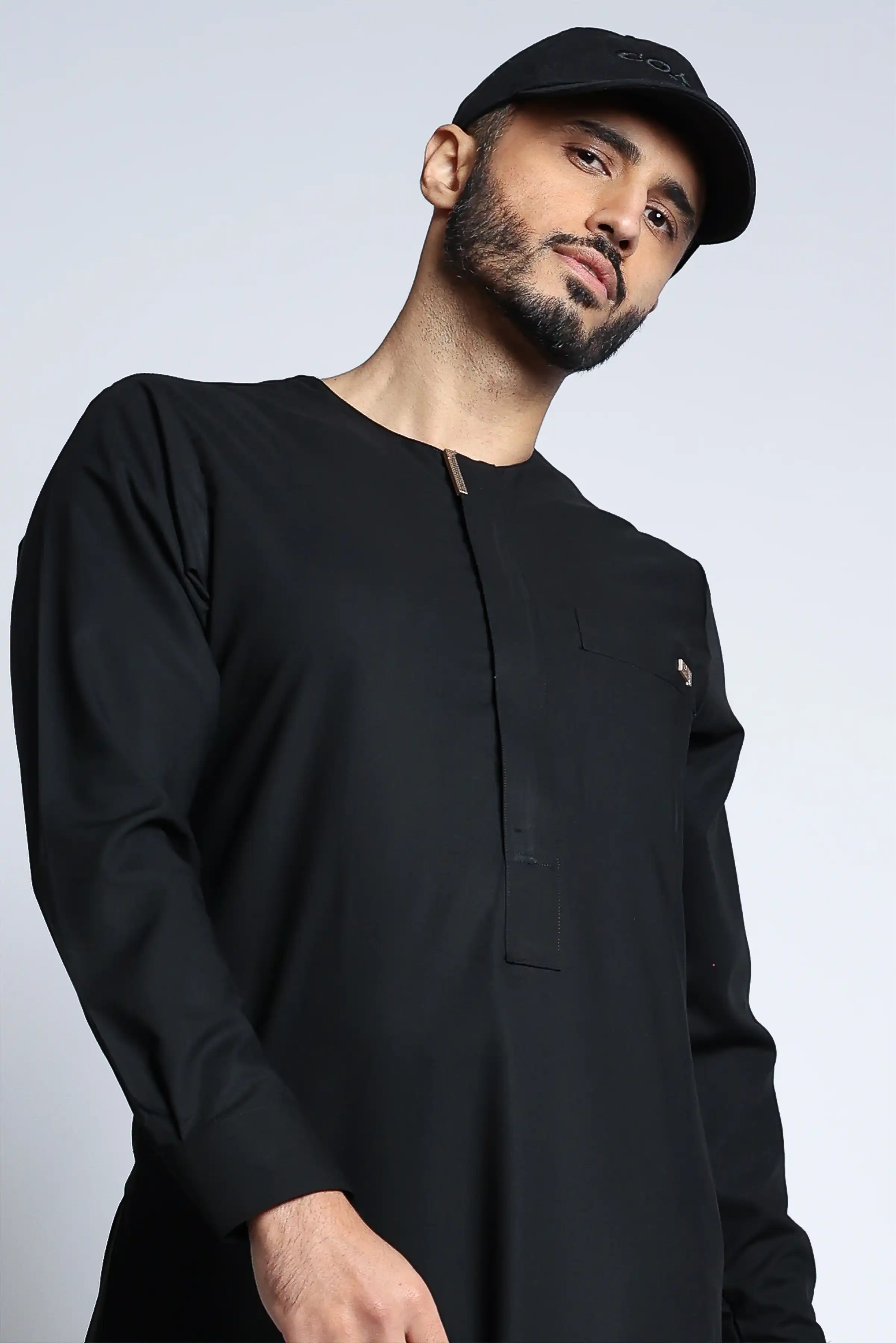 J108 Black|Gold Buckle Thobe - Image 5