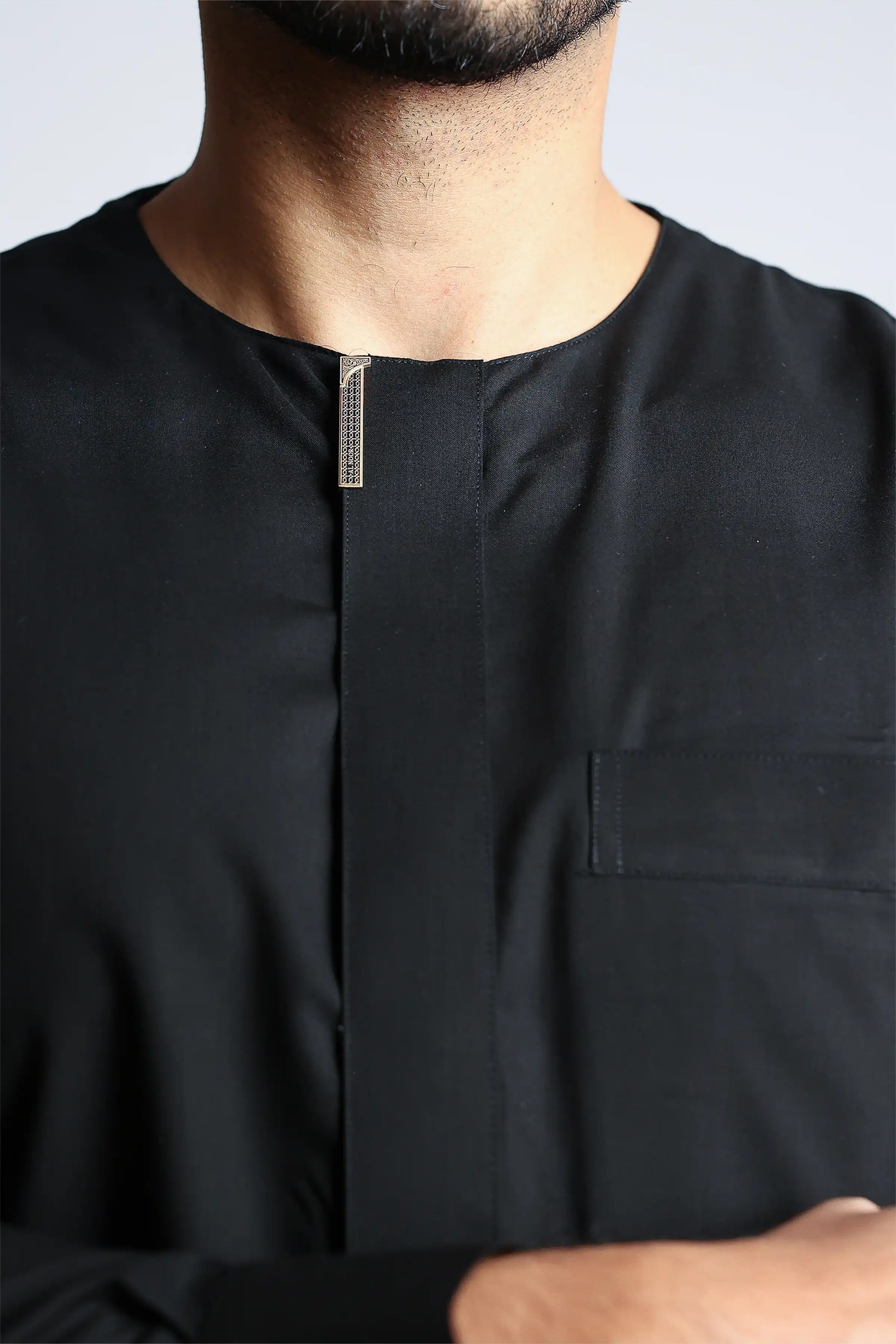 J108 Black|Gold Buckle Thobe - Image 7