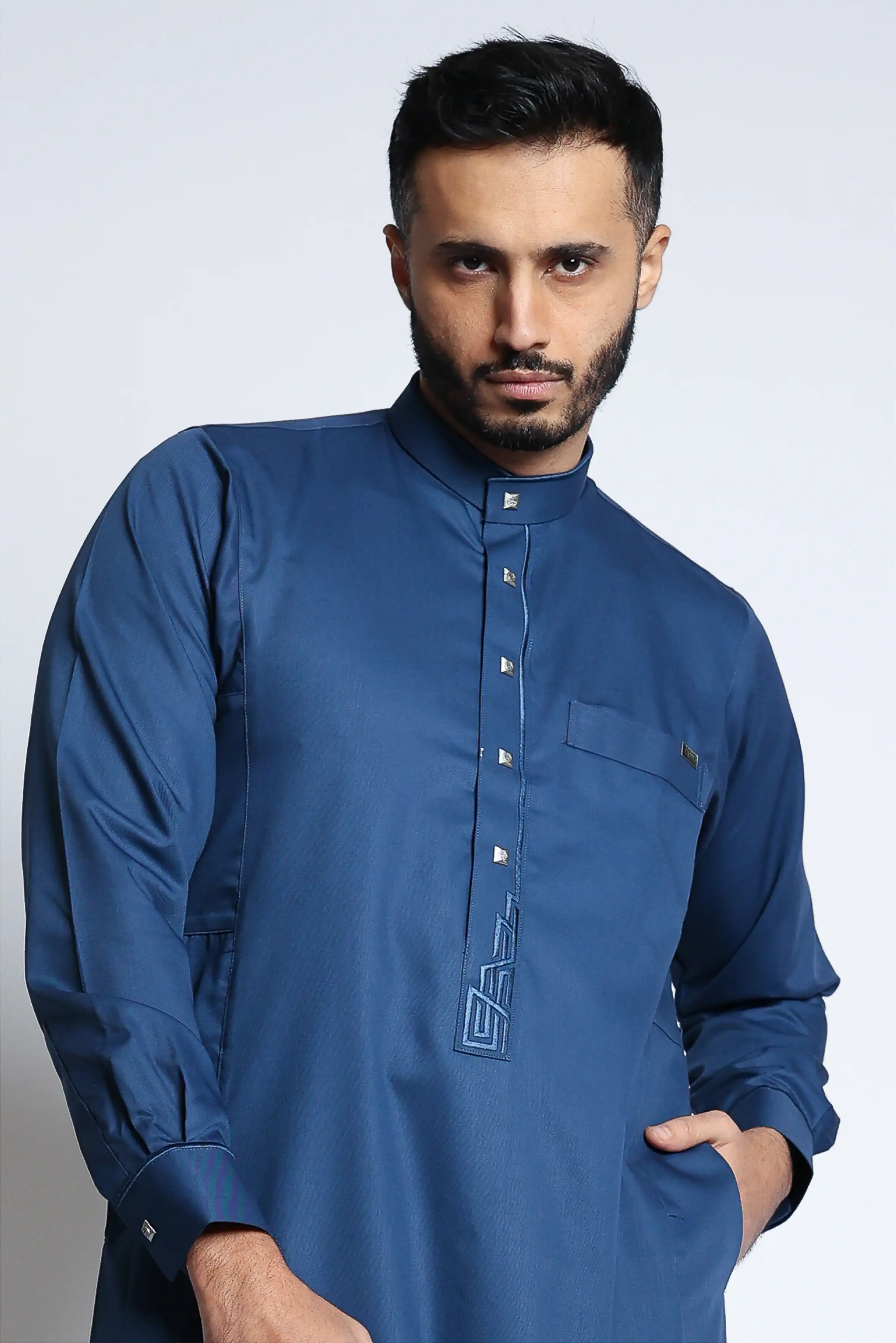 J132 Navy Embroidery Thobe - Image 3