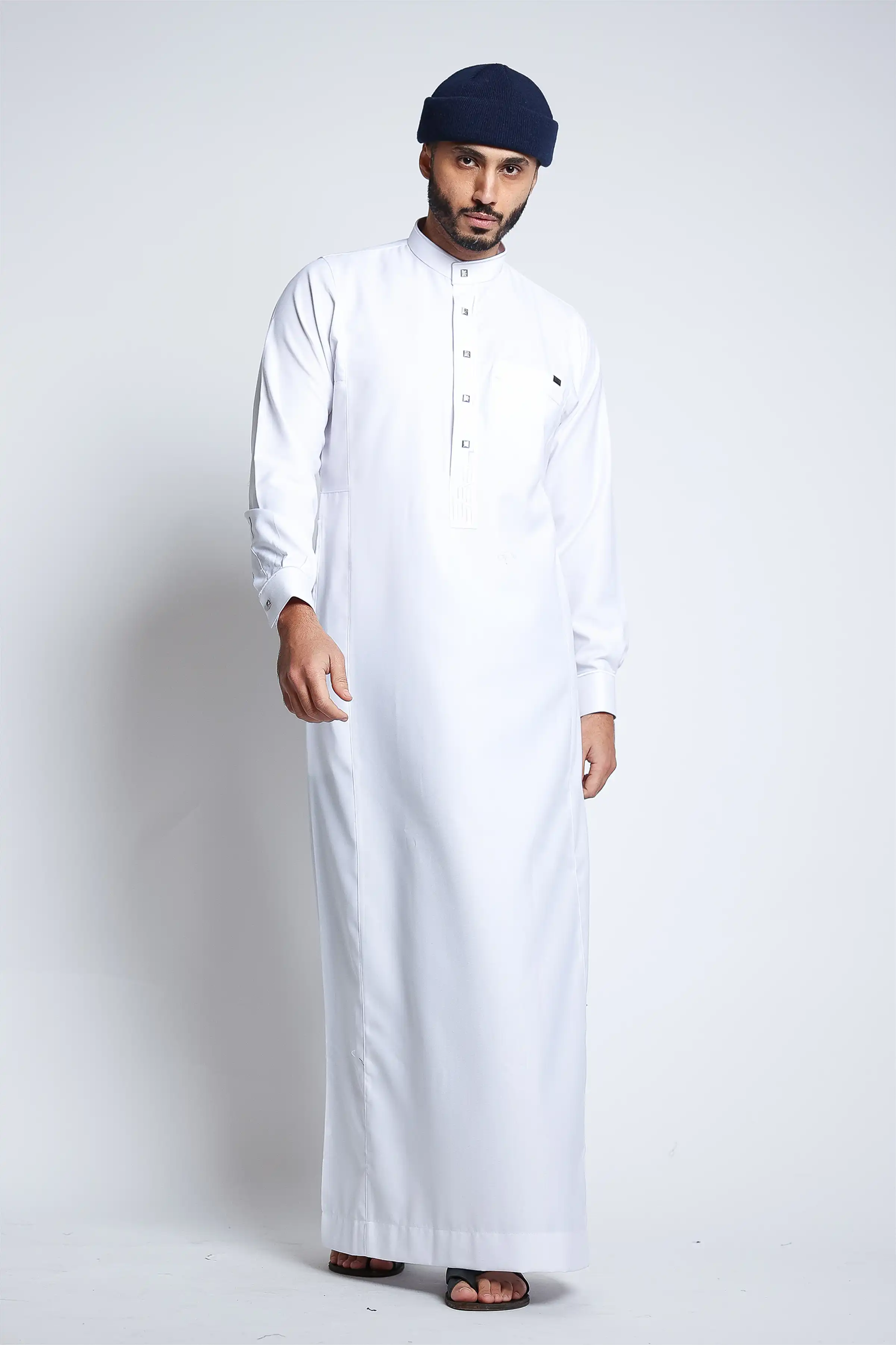 J132 White Embroidery Thobe