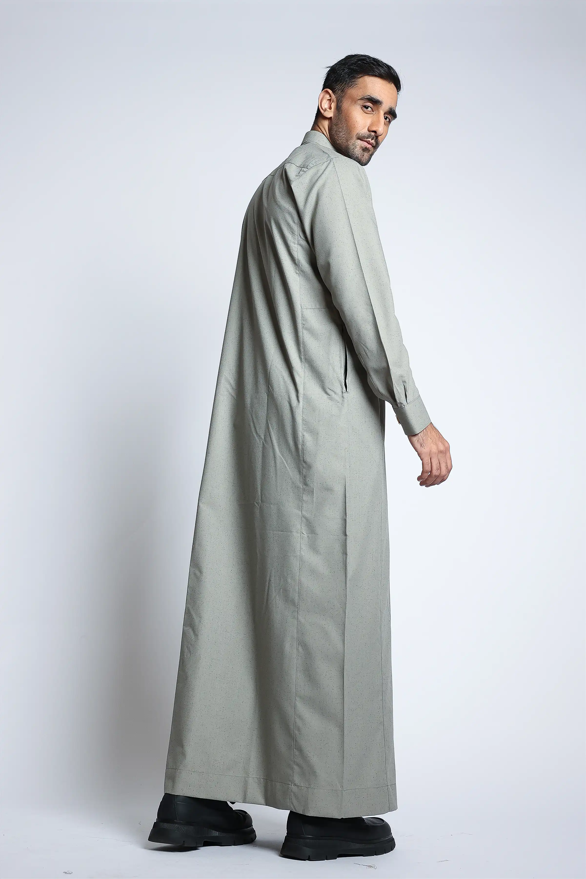 J134 Ashwood Thobe - Image 3