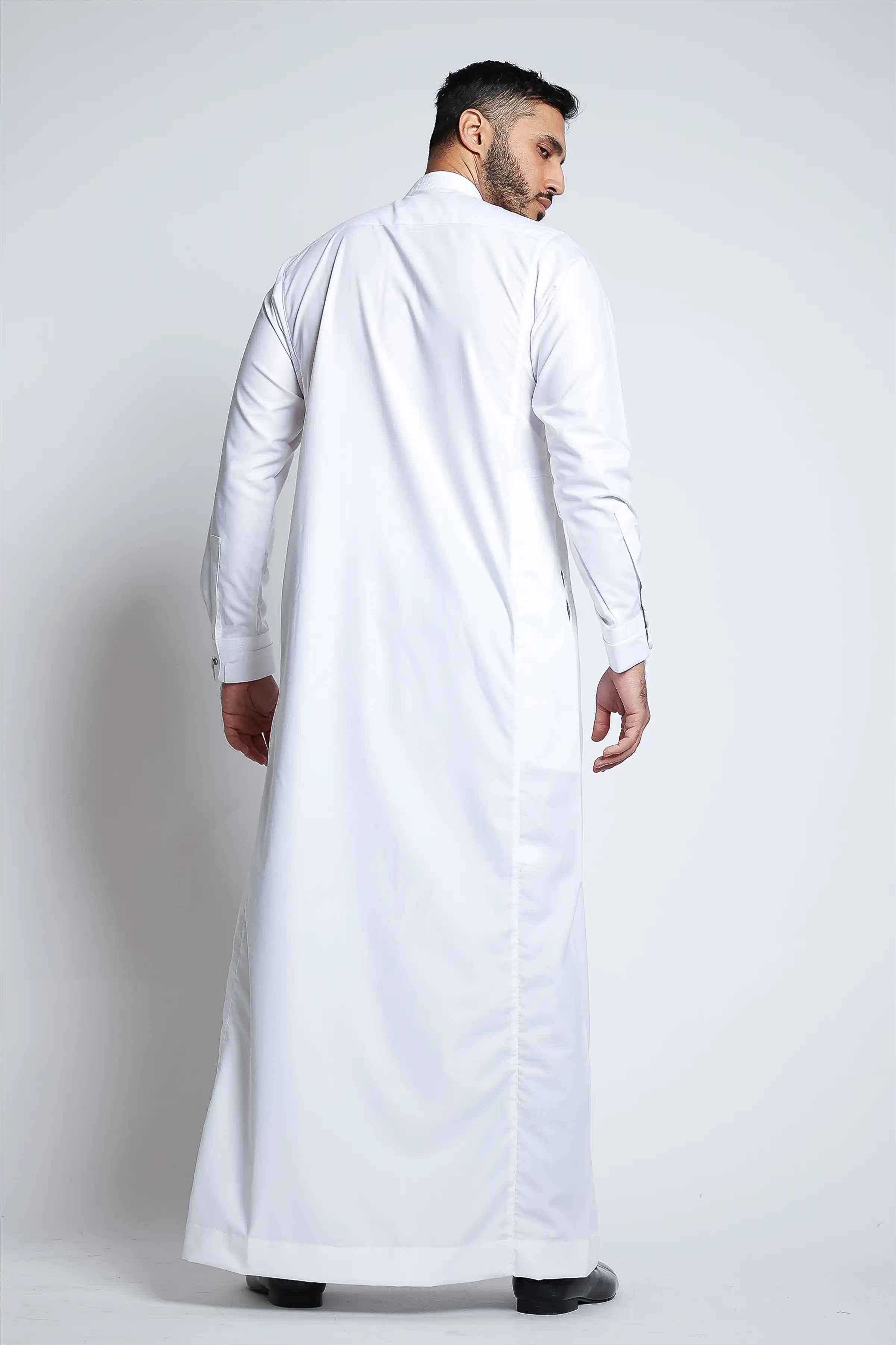 J135 Brilliant White Thobe - Image 4