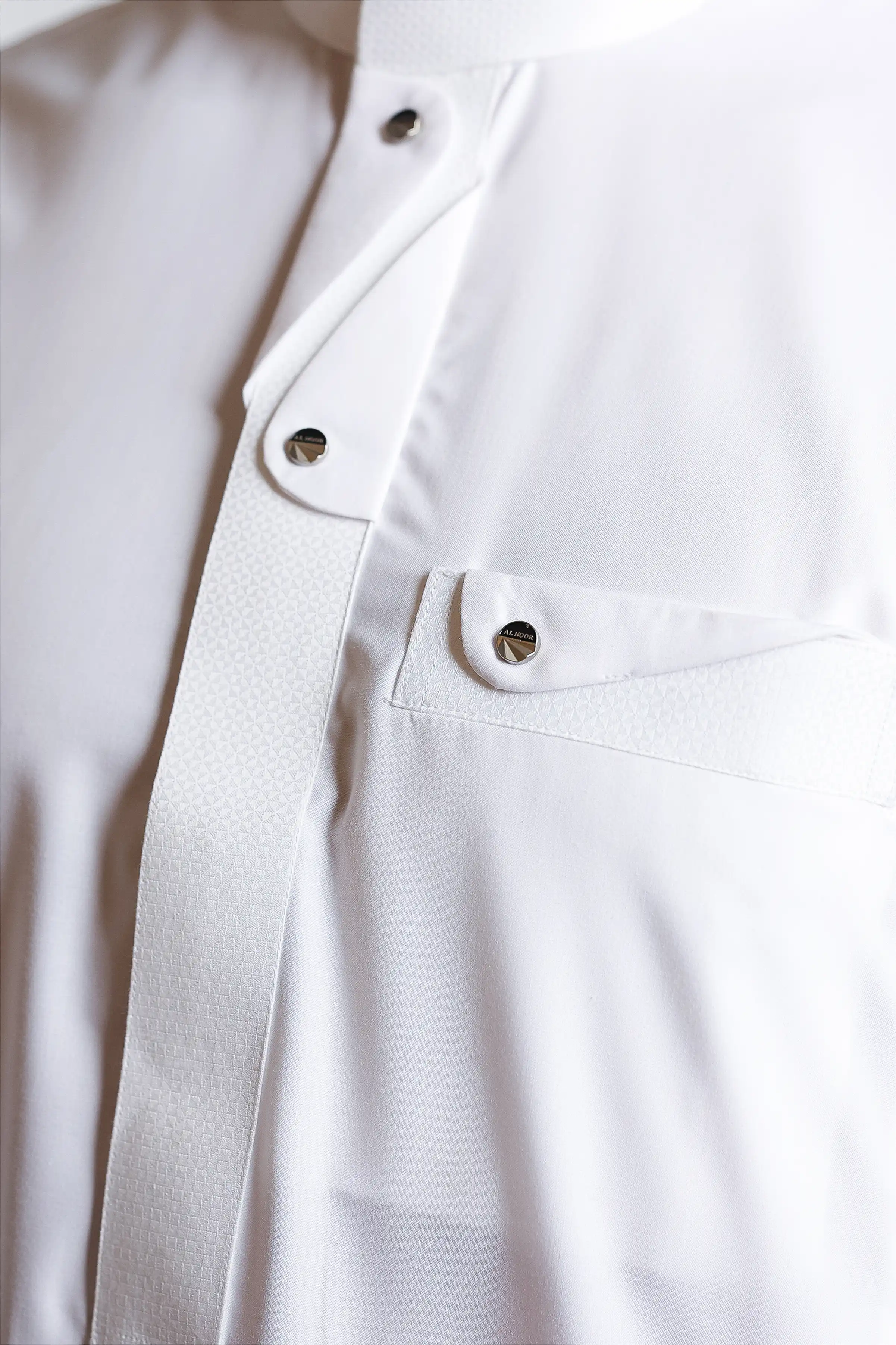 J135 Brilliant White Thobe - Image 7