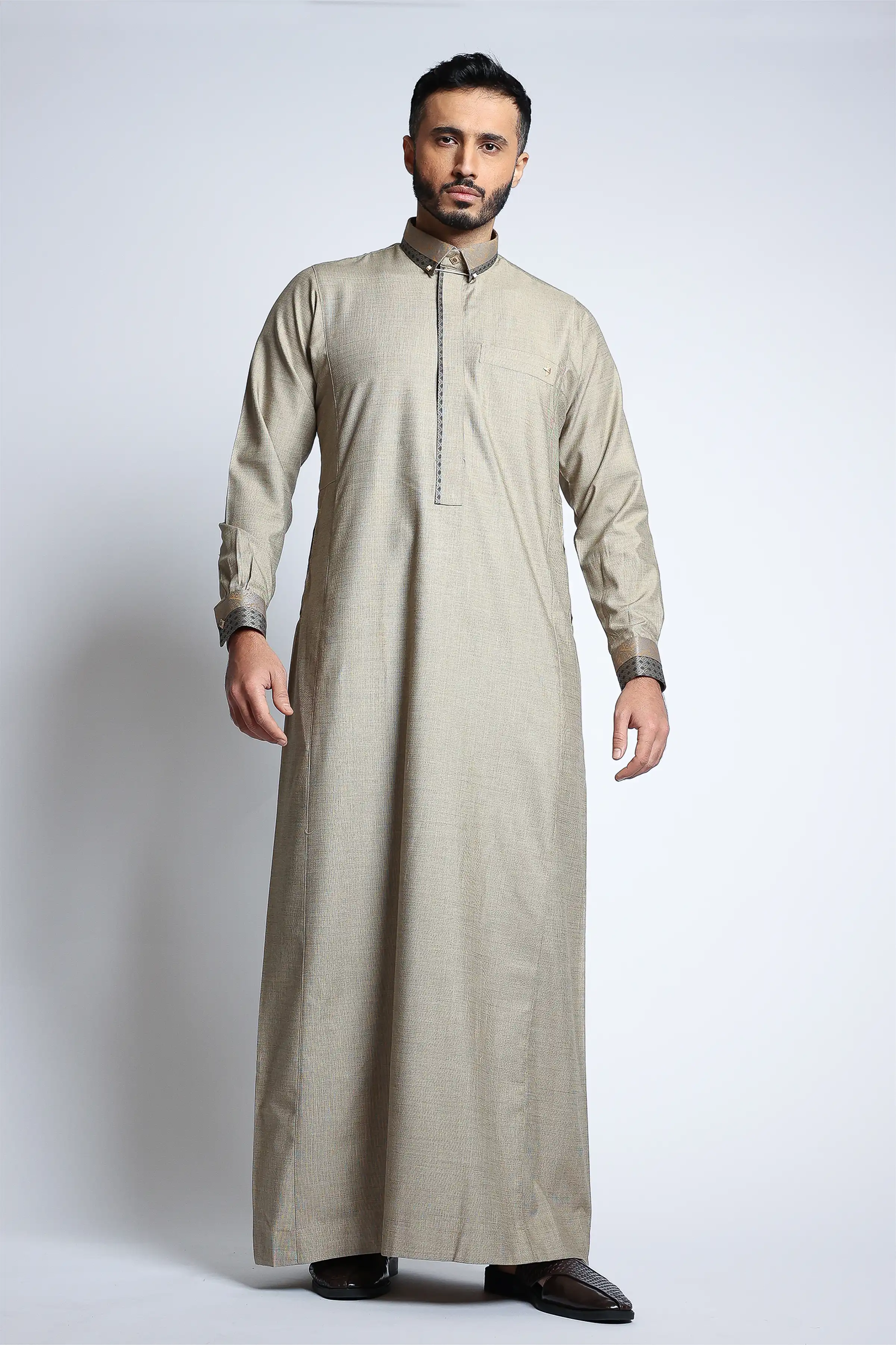 J136 C4 Nomad Beige Thobe