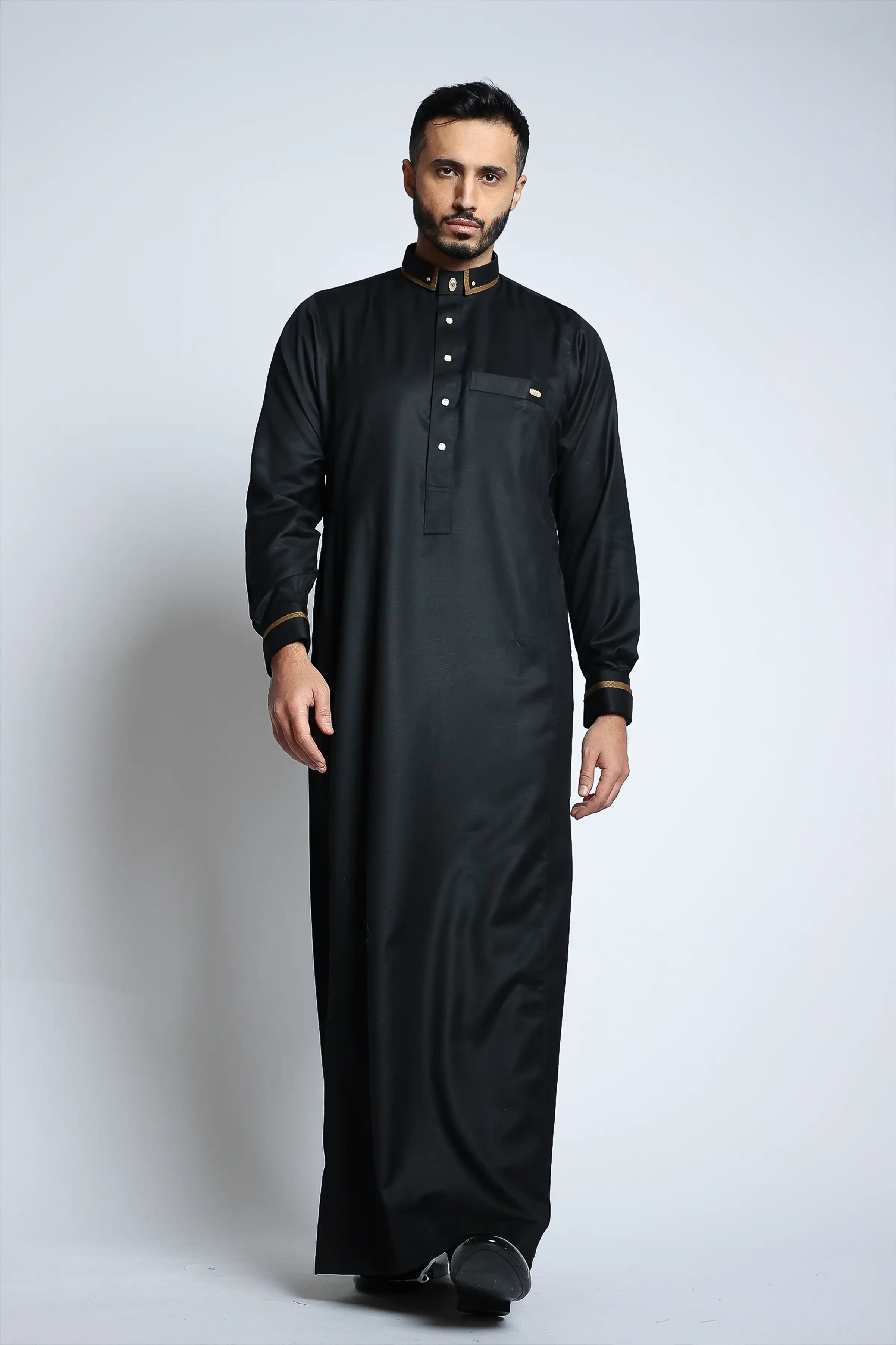 J137 Black/Gold Shirt Collar Thobe