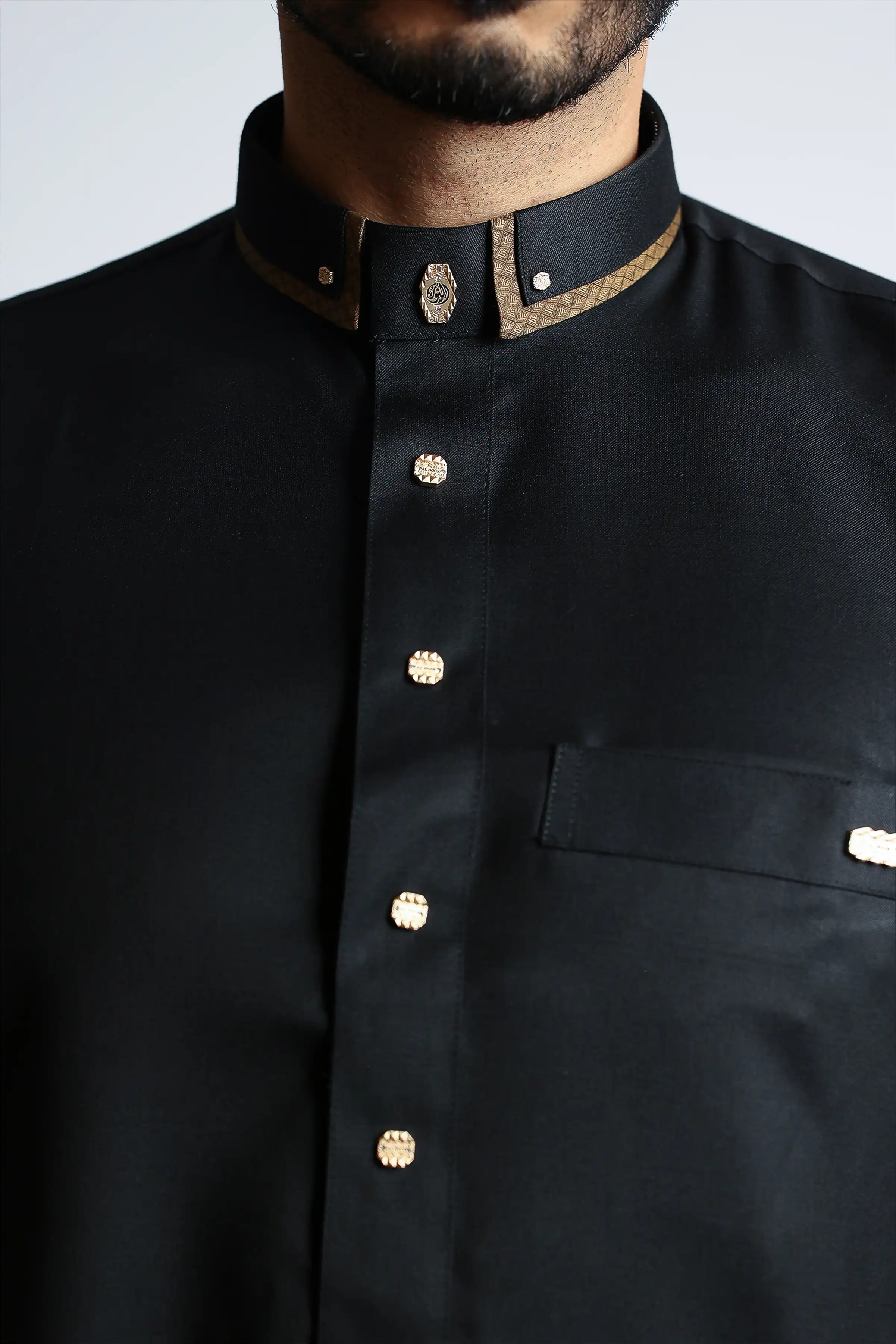 J137 Black/Gold Shirt Collar Thobe - Image 6