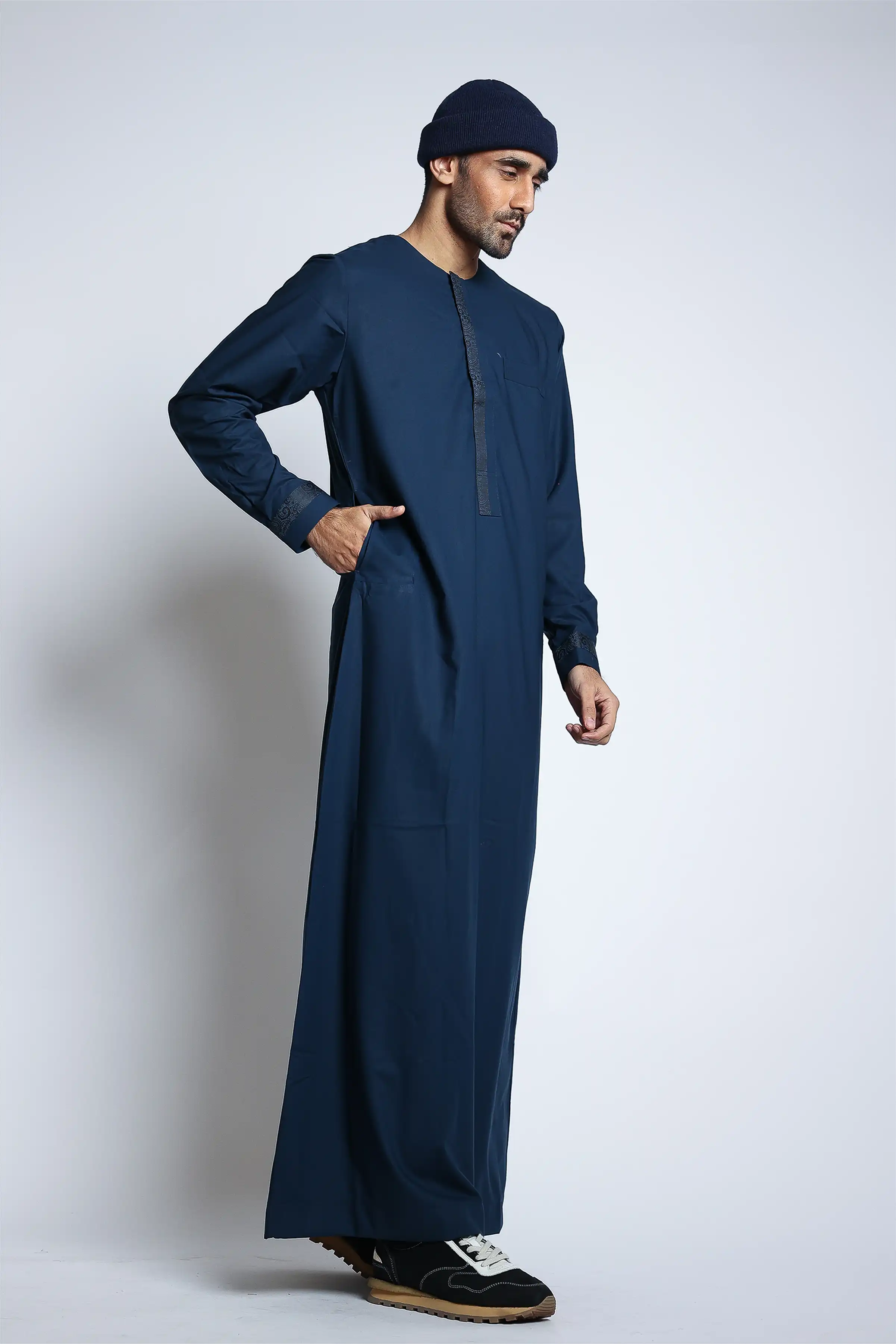 J149 Bluewood Omani - Image 3