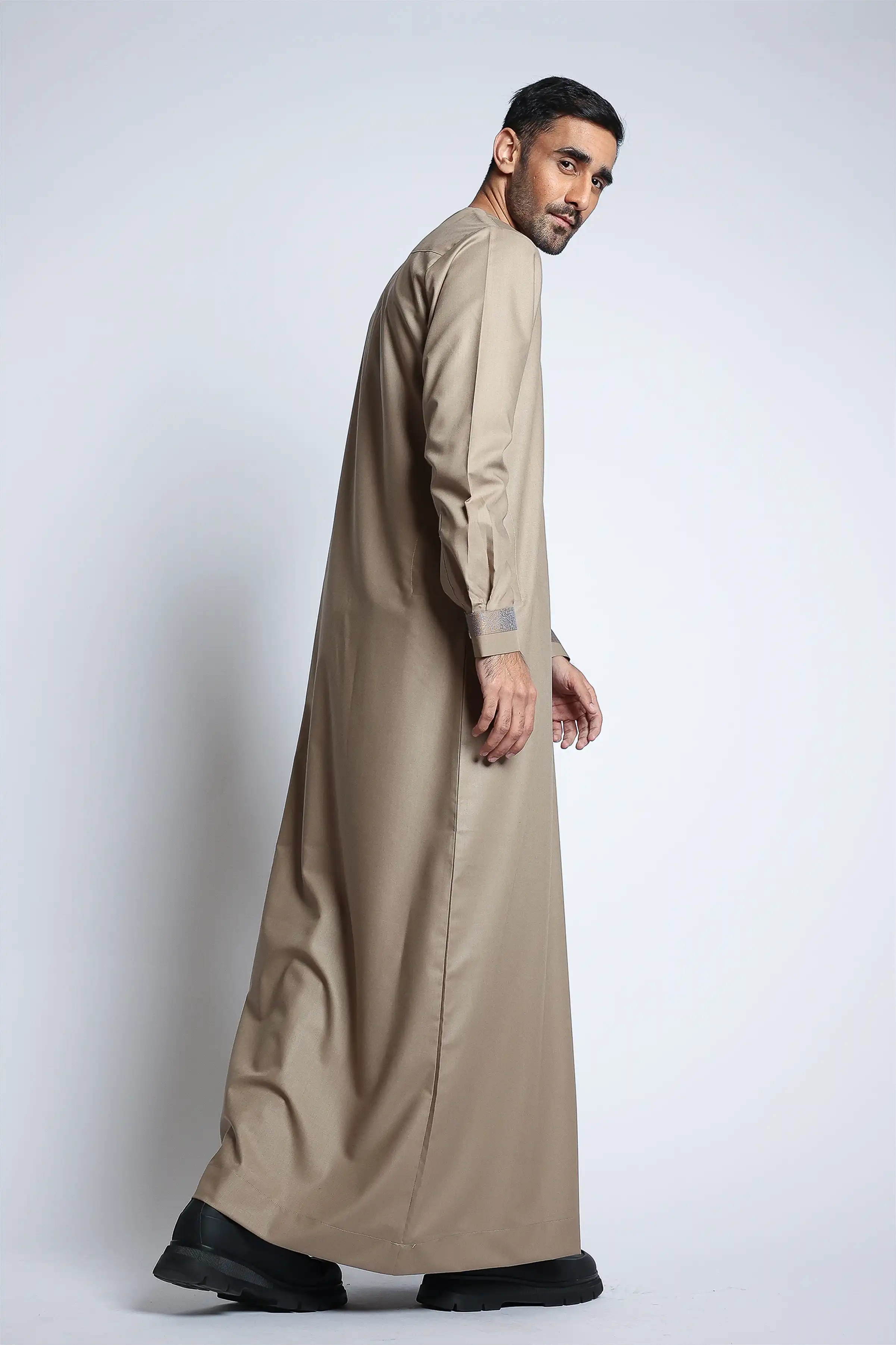 J149 Royal Beige Omani - Image 3