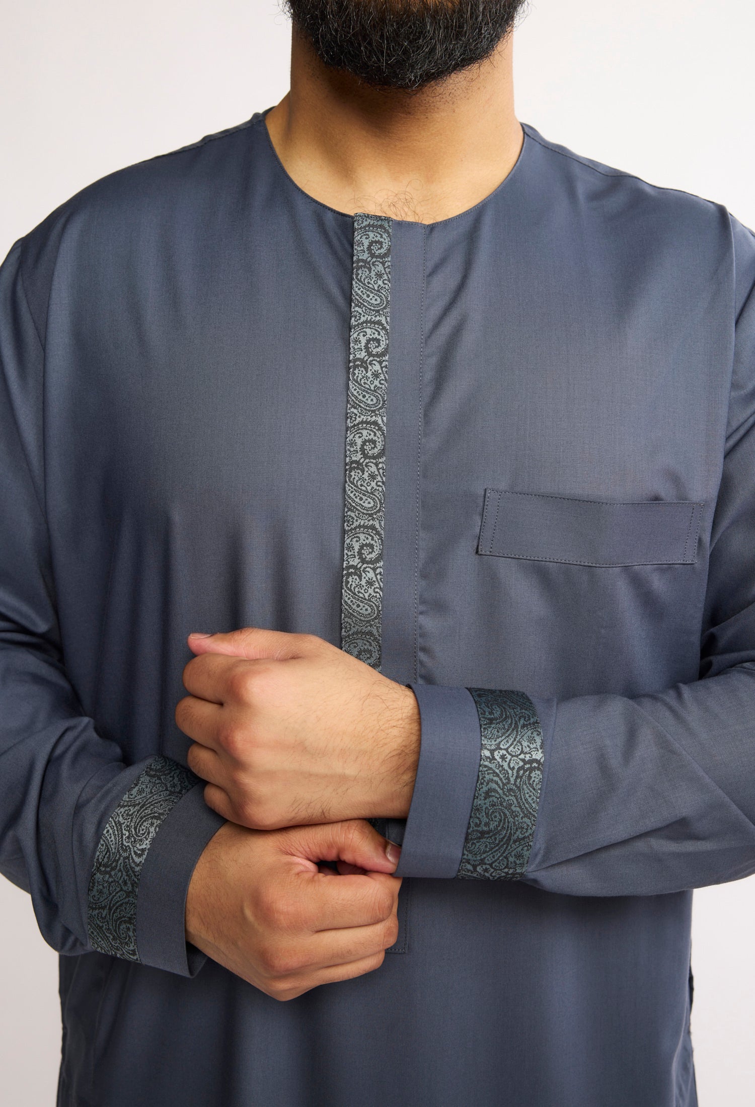 J149 Steel Grey Omani - Image 3