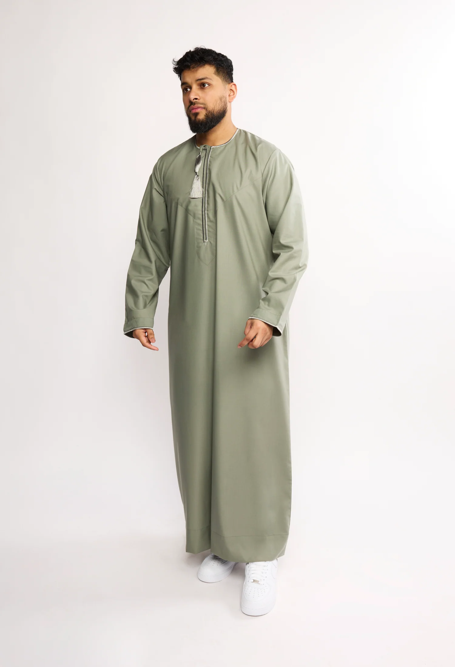 J2513 Taupe Gray Habeel Thobe