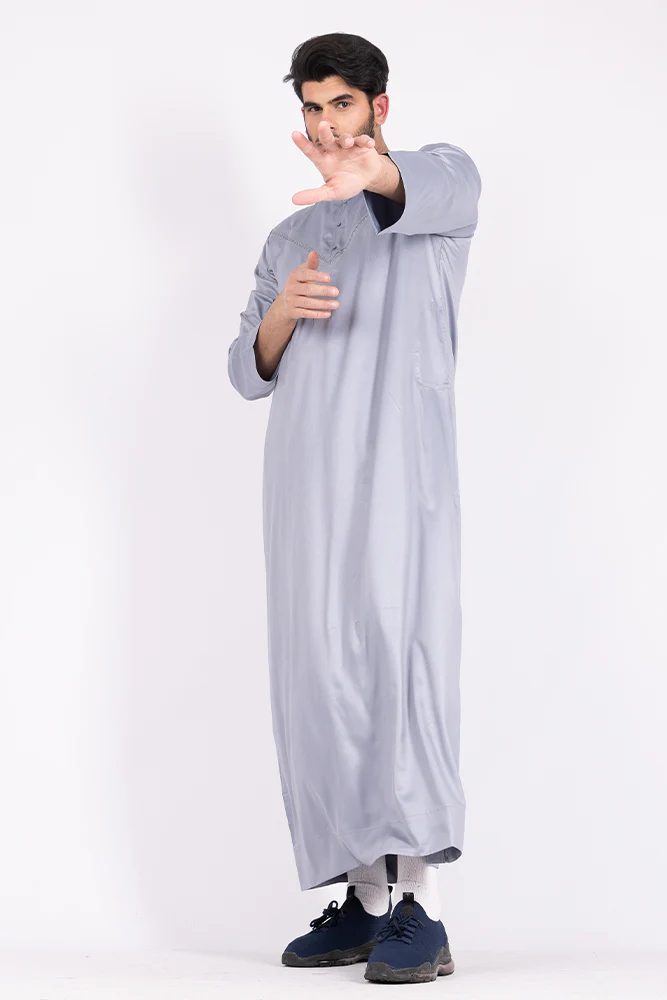 Pastel Grey Omani Thobe - Image 3