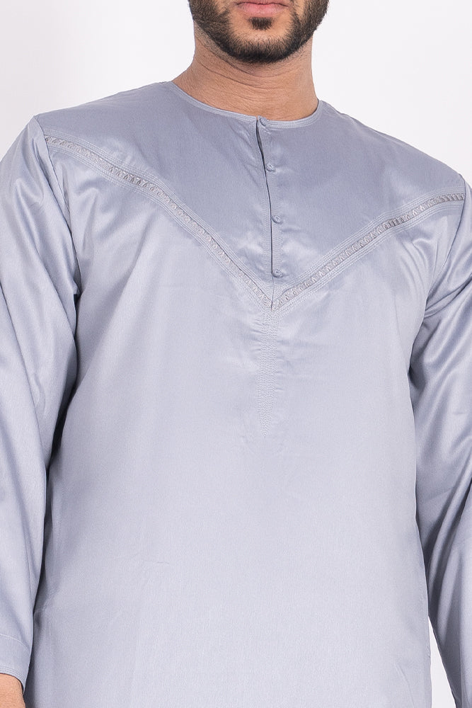 Pastel Grey Omani Thobe - Image 4