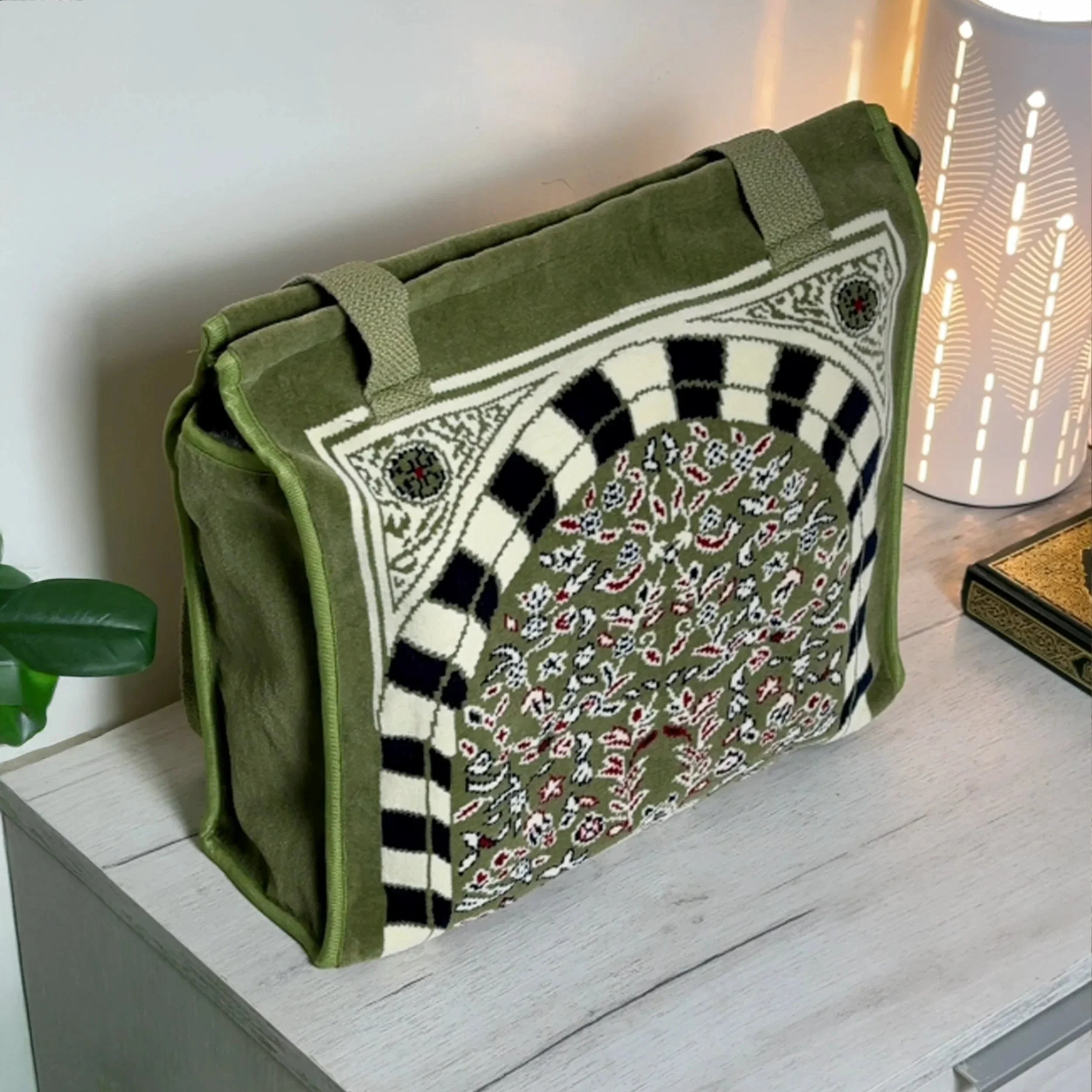 Riyadh Al Salihyen Prayer Mat with HandBag - Image 3