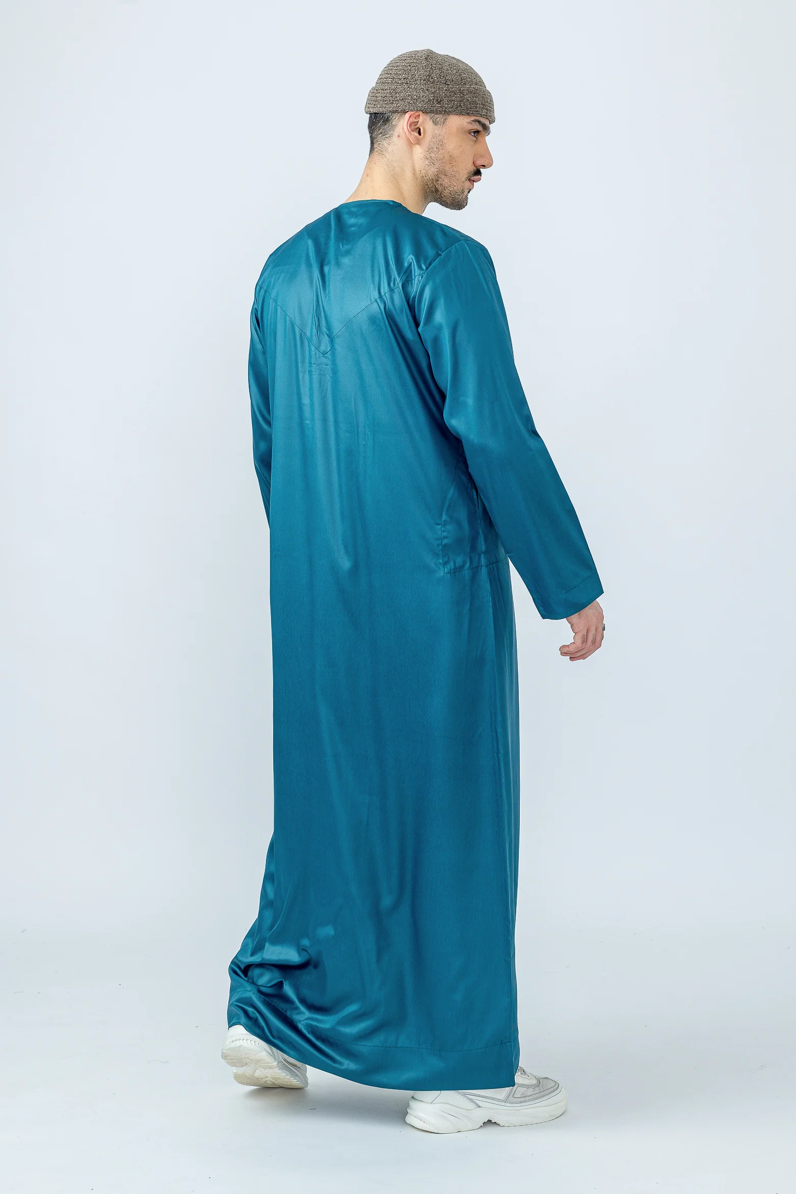 Surfie Green Omani Thobe - Image 4