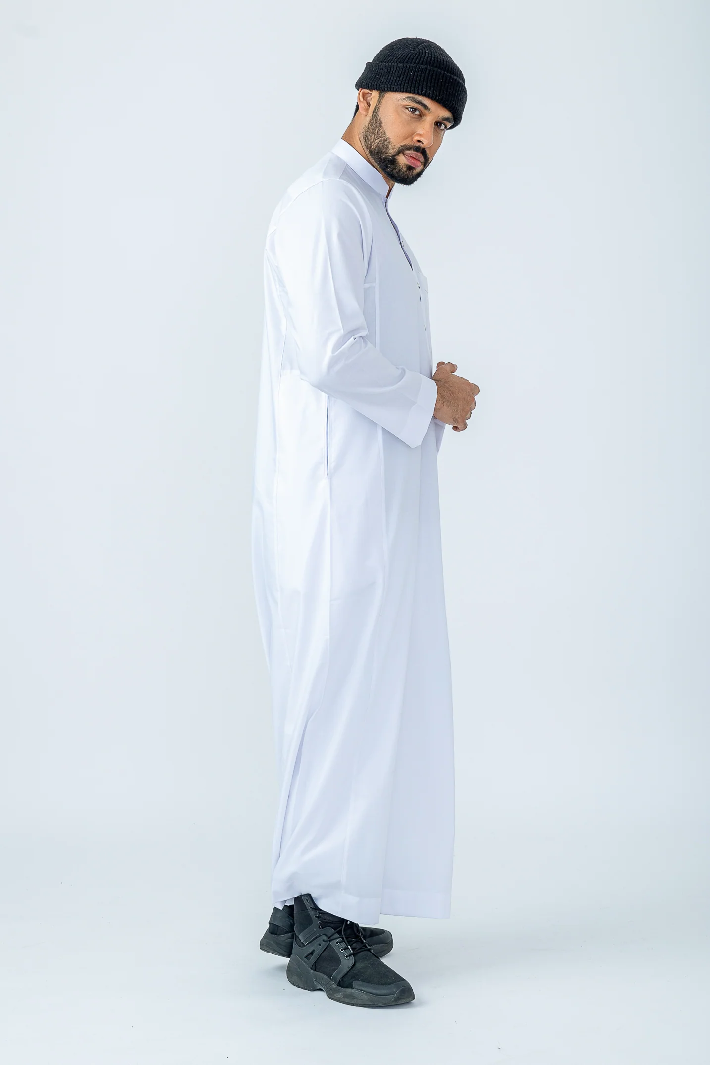 White Basic Collar Stud Thobe - Image 3