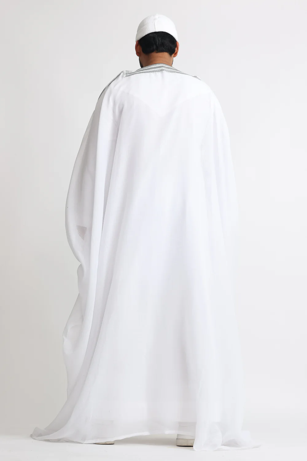 White Silver Arab Bisht - Image 4